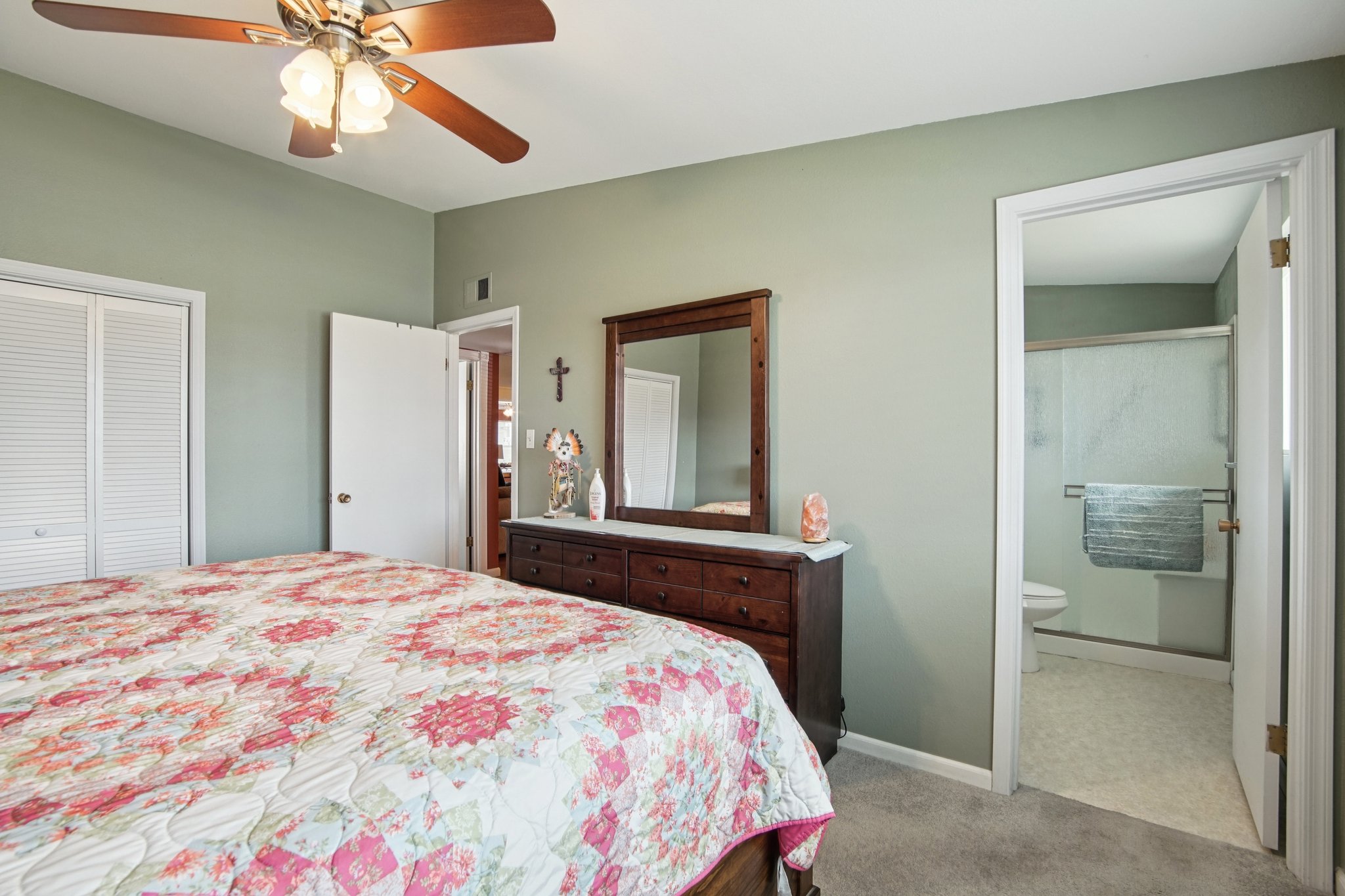 W Windsor Dr-S1902-017.jpg