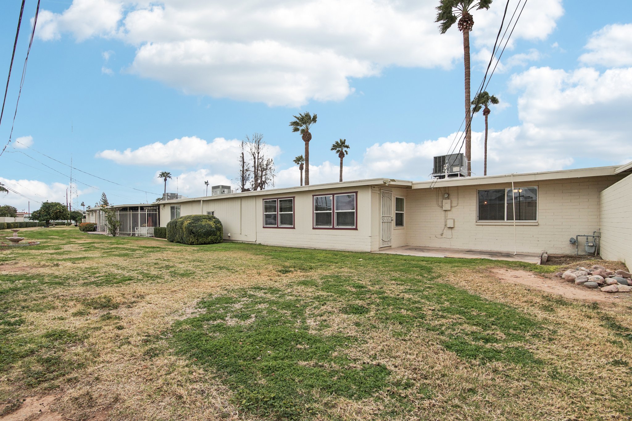 W Windsor Dr-S1902-024.jpg