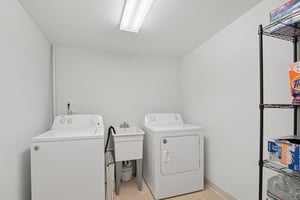 W Windsor Dr-S1902-021.jpg