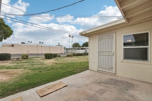 W Windsor Dr-S1902-023.jpg