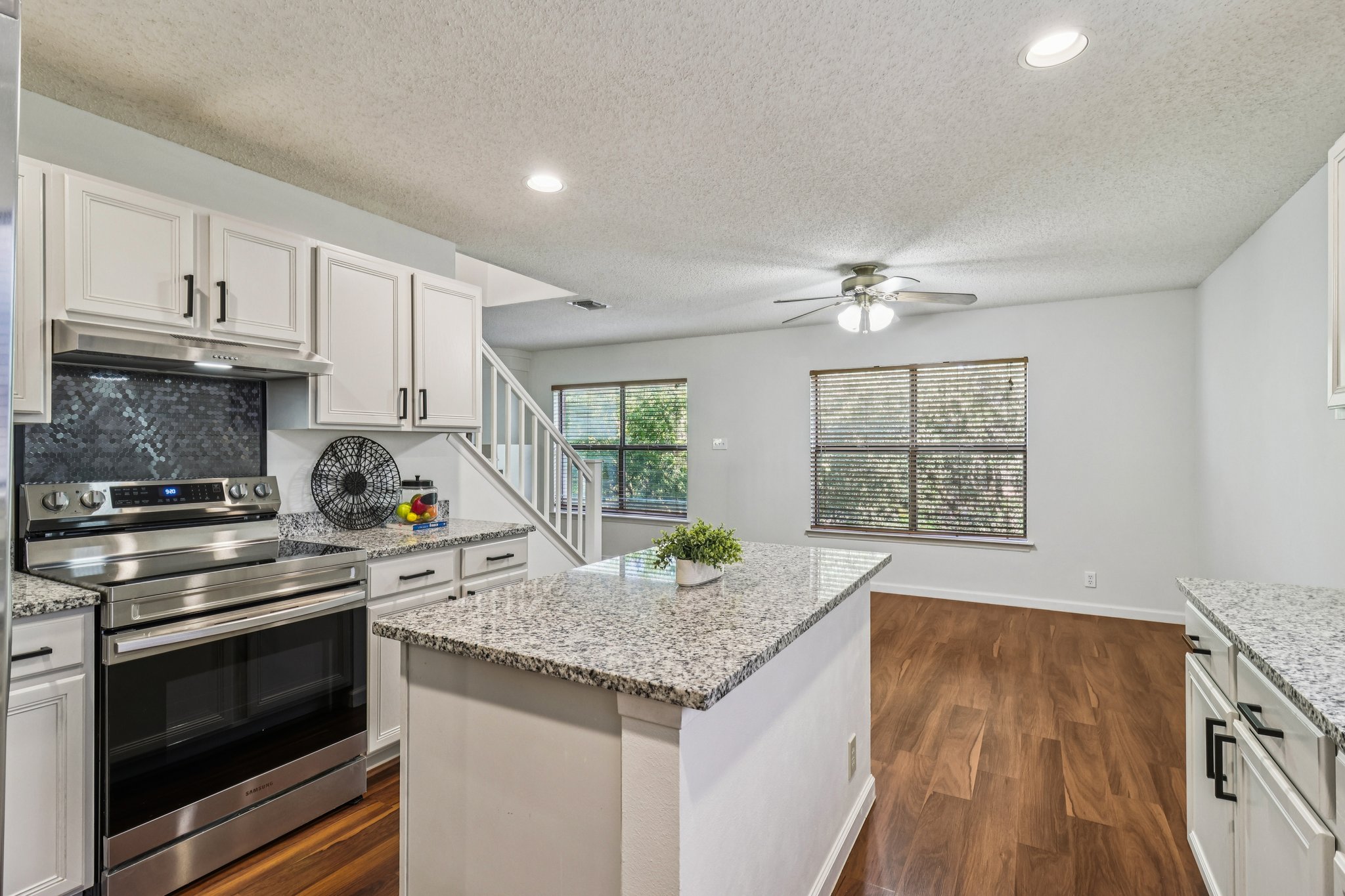 Oaktree Park-S3007-026.jpg