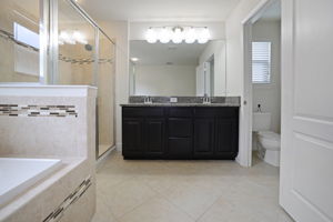 Bathroom 1 - 495A8430 (1)