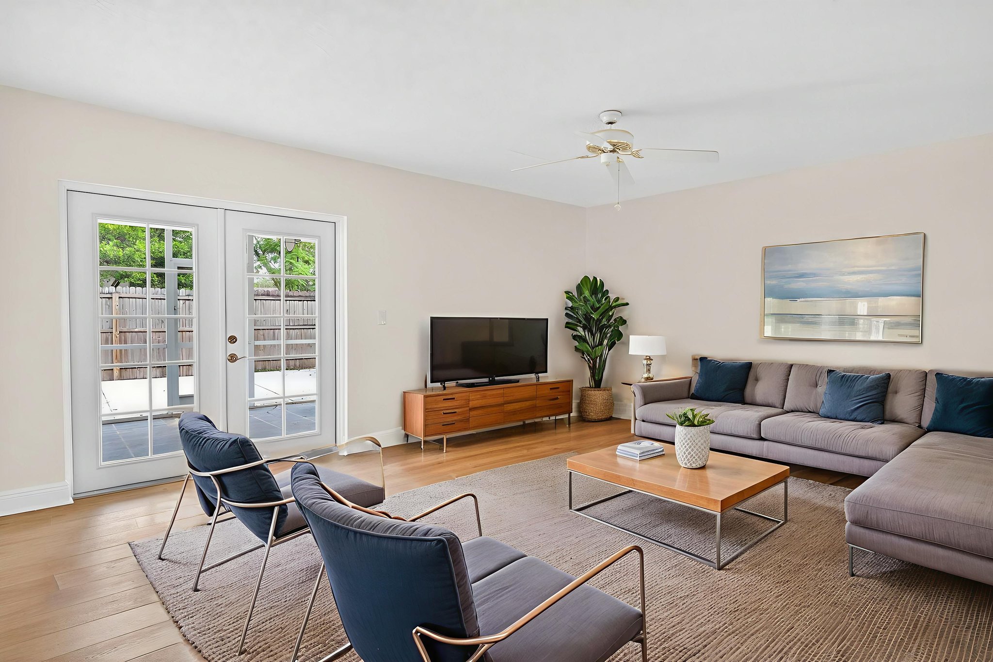 11009 Cinderlane Pl (46 of 58) virtually staged.jpeg