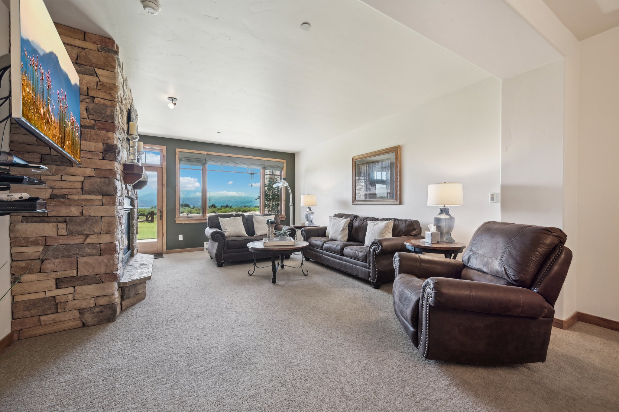 9000 Divide 101-004r.jpg