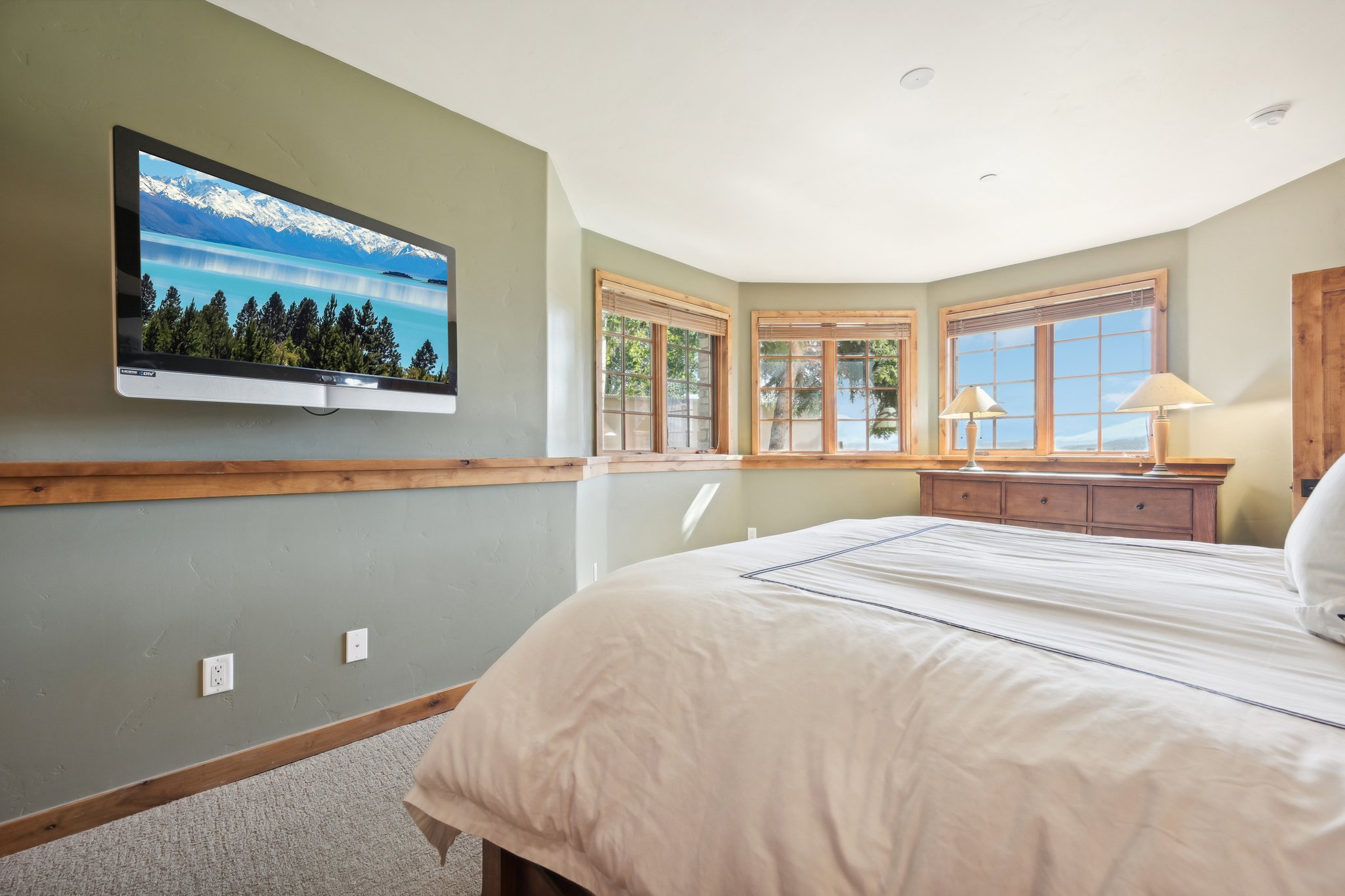 9000 Divide 101-020r.jpg