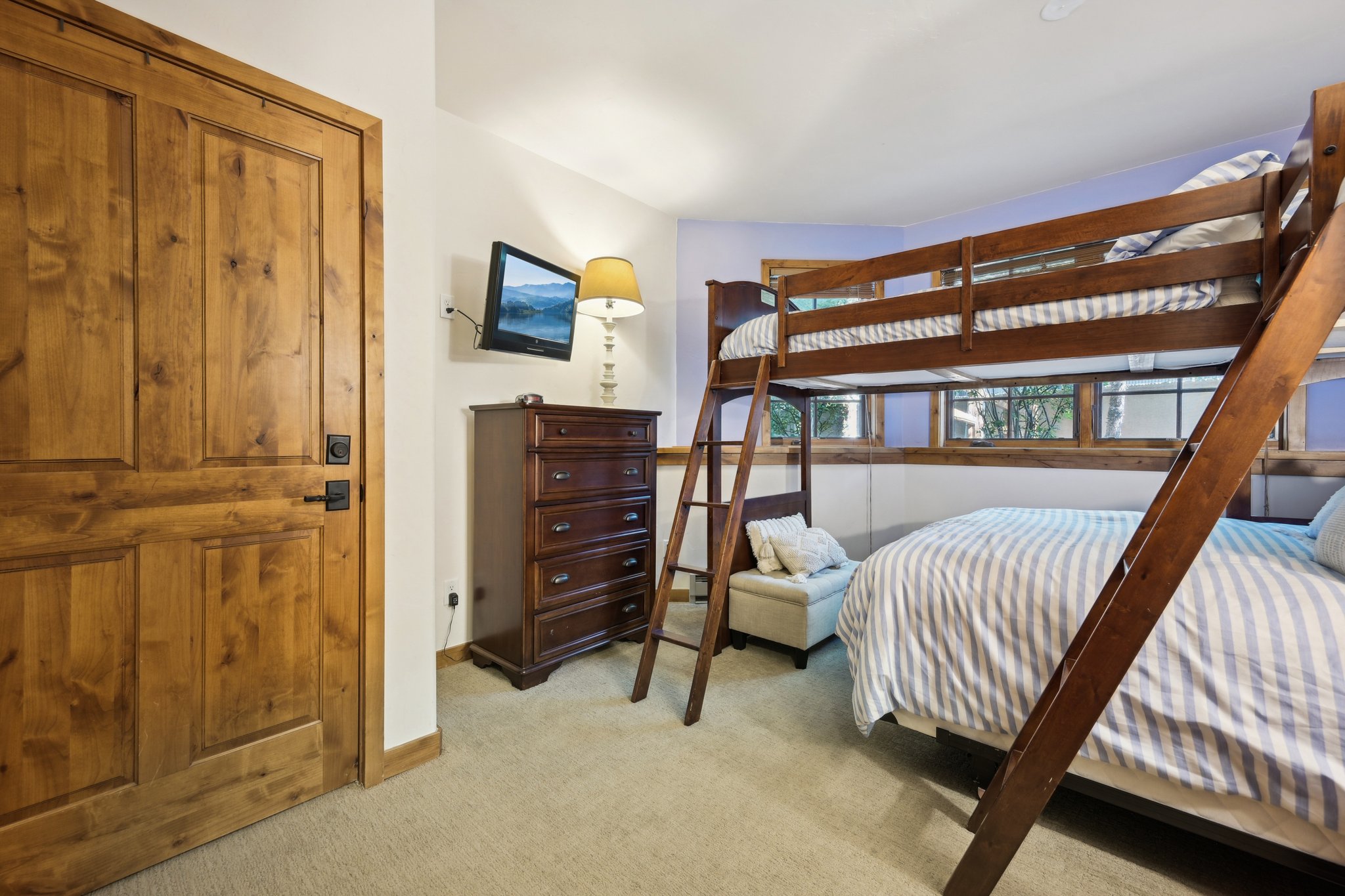 9000 Divide 101-021r.jpg