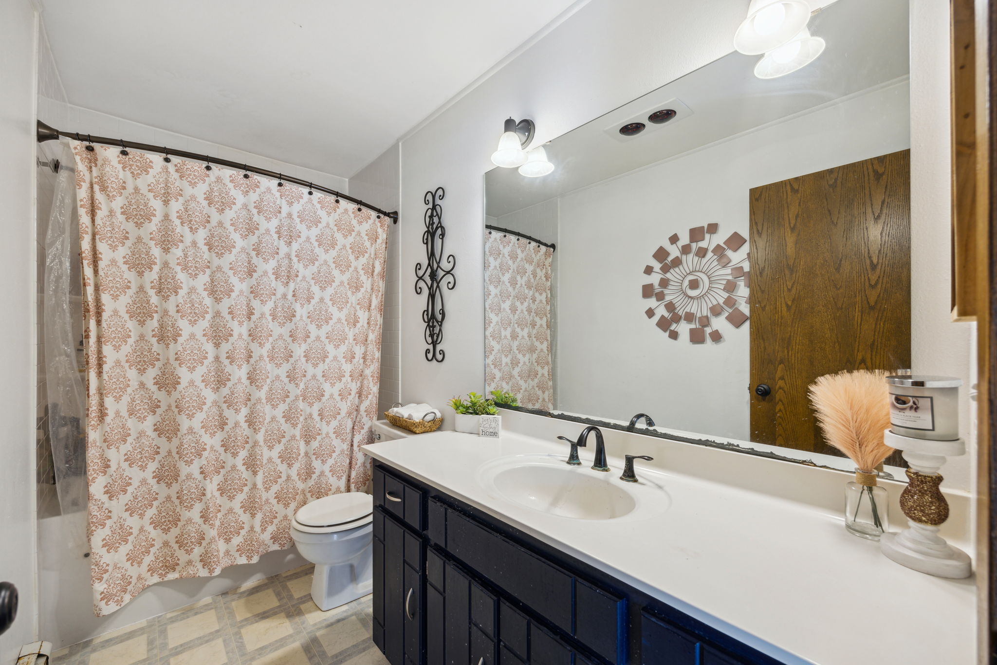 13_Interior