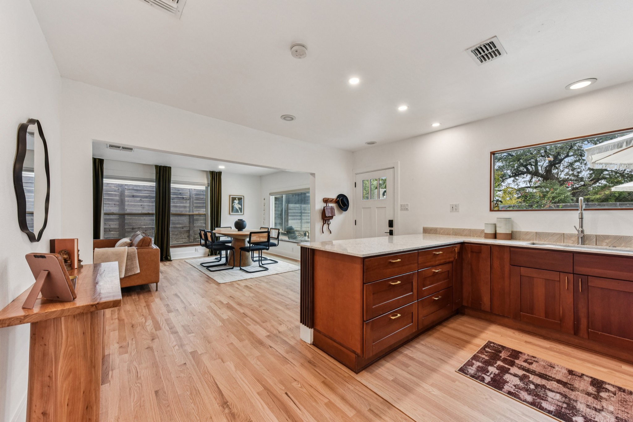 Manlove St-S1312-017.jpg