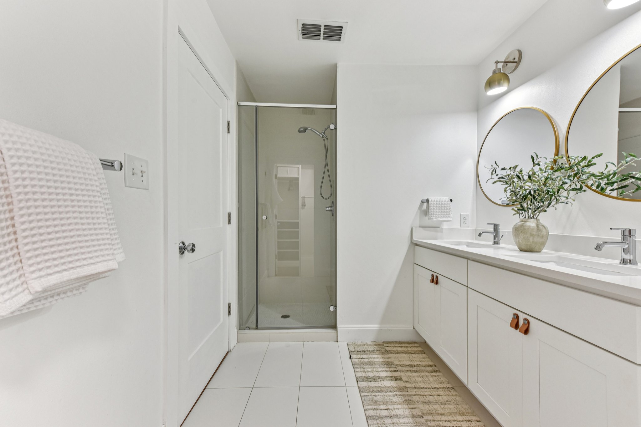 Manlove St-S1312-032.jpg