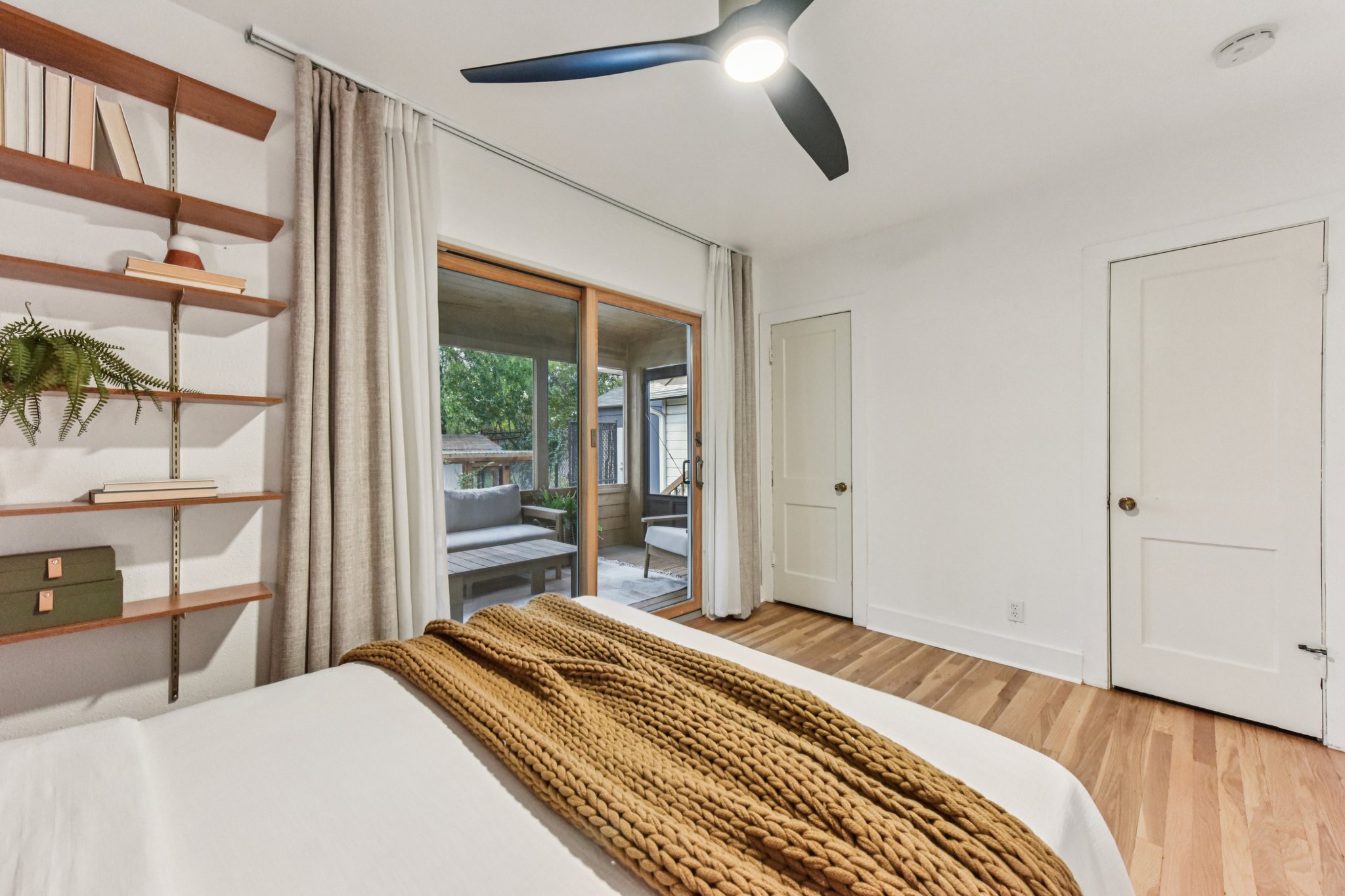 Manlove St-S1312-036.jpg