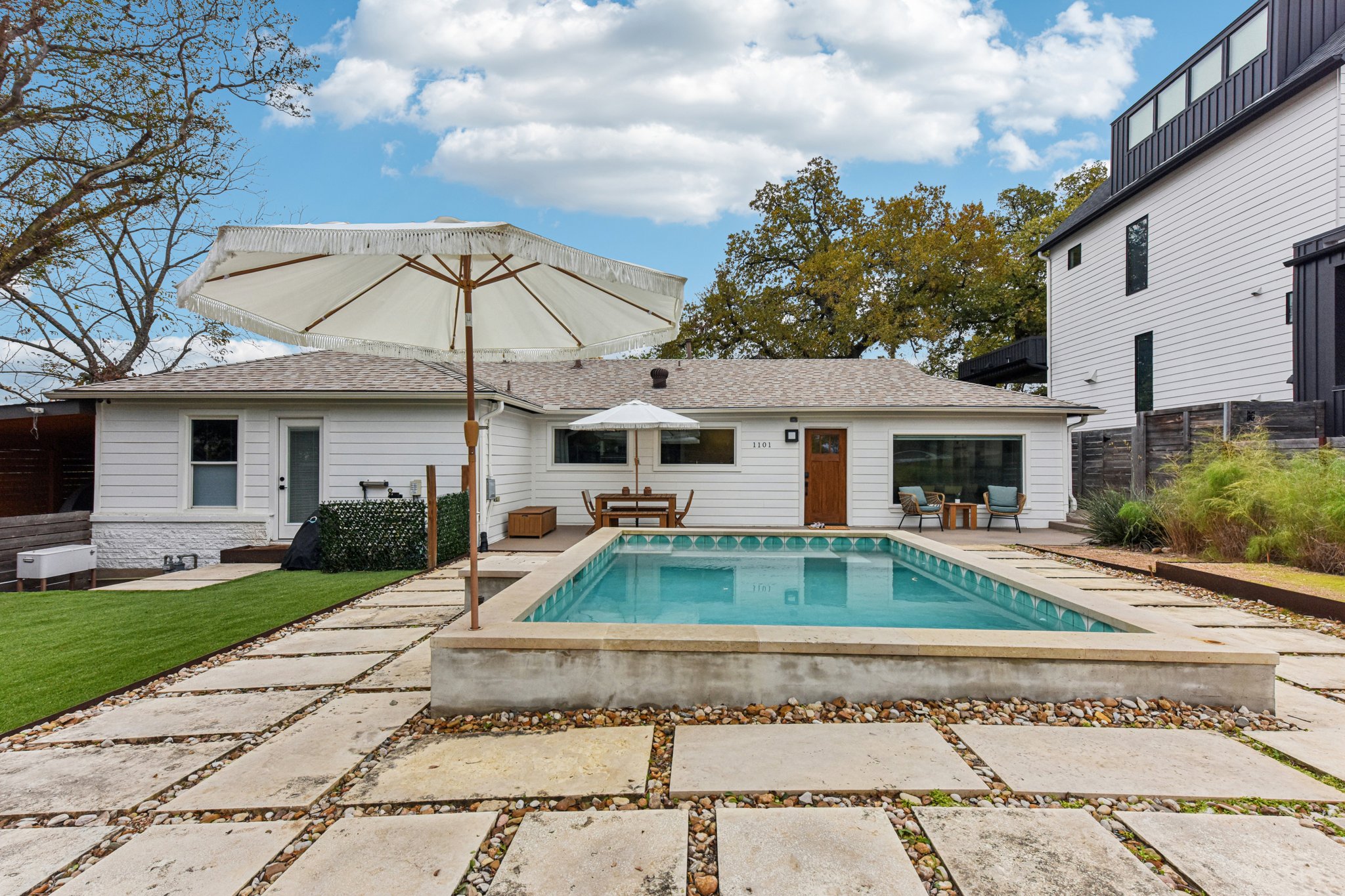 Manlove St-S1312-049.jpg