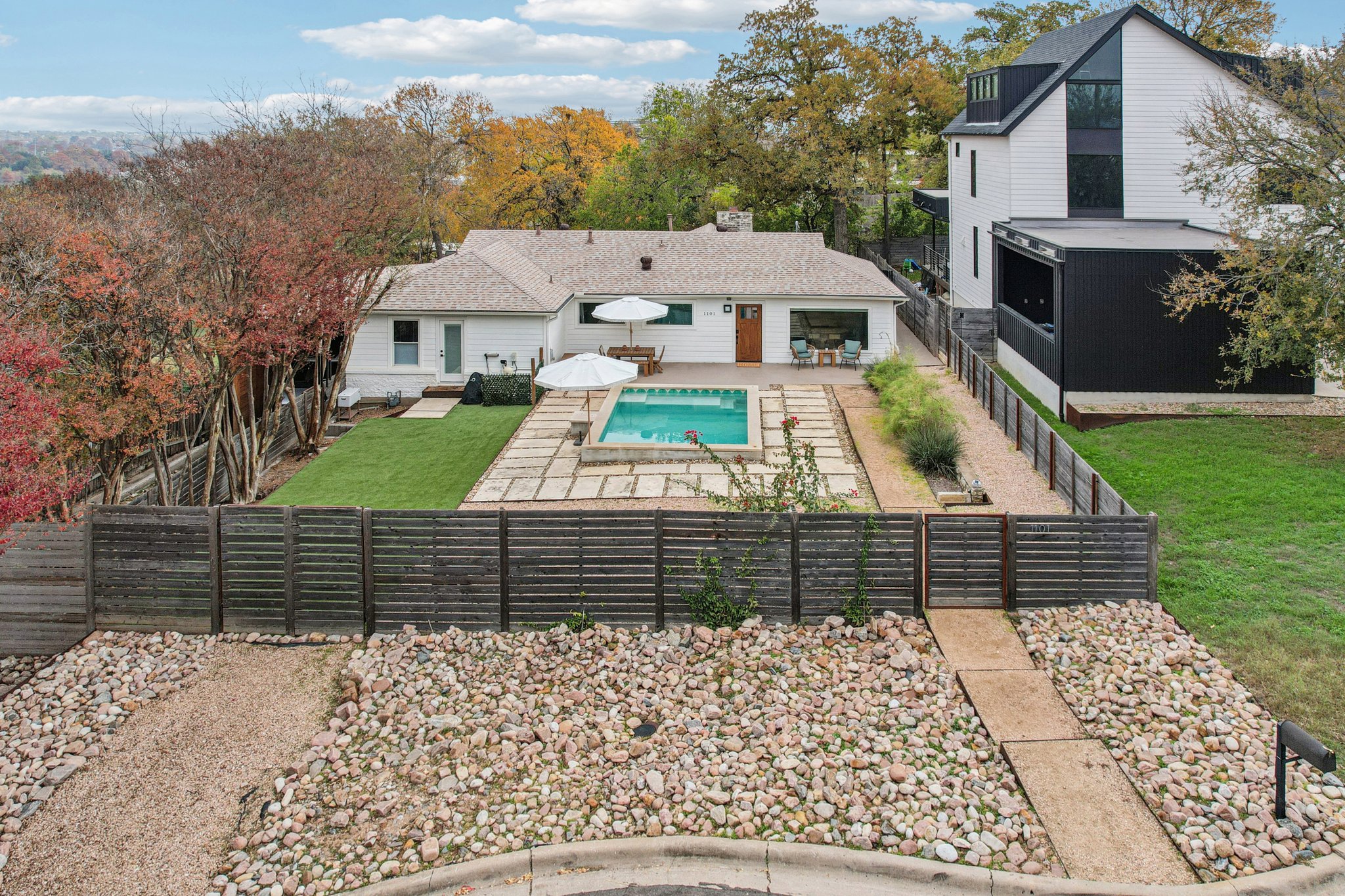 Manlove St-S1312-052.jpg