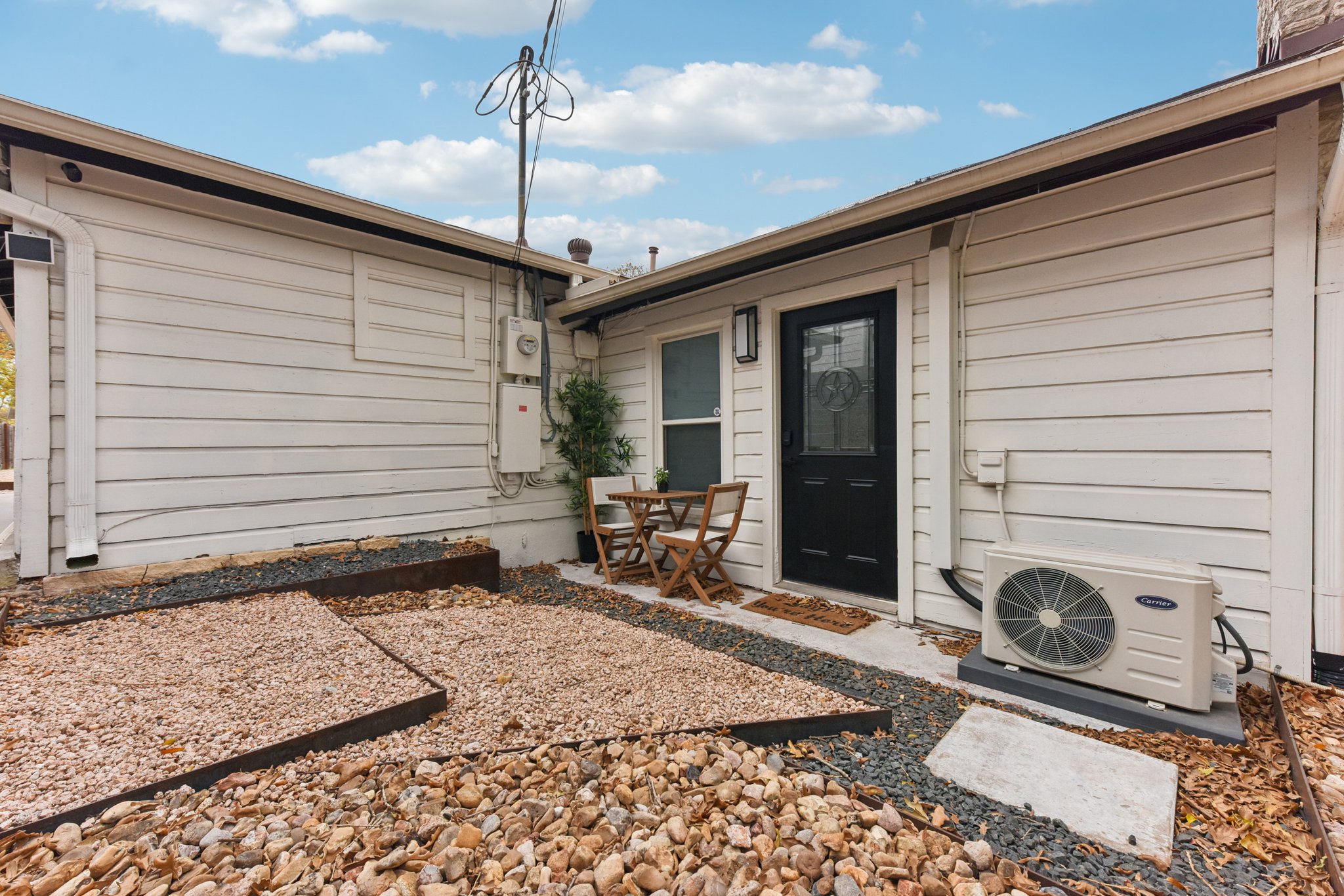 Manlove St-S1512-003.jpg