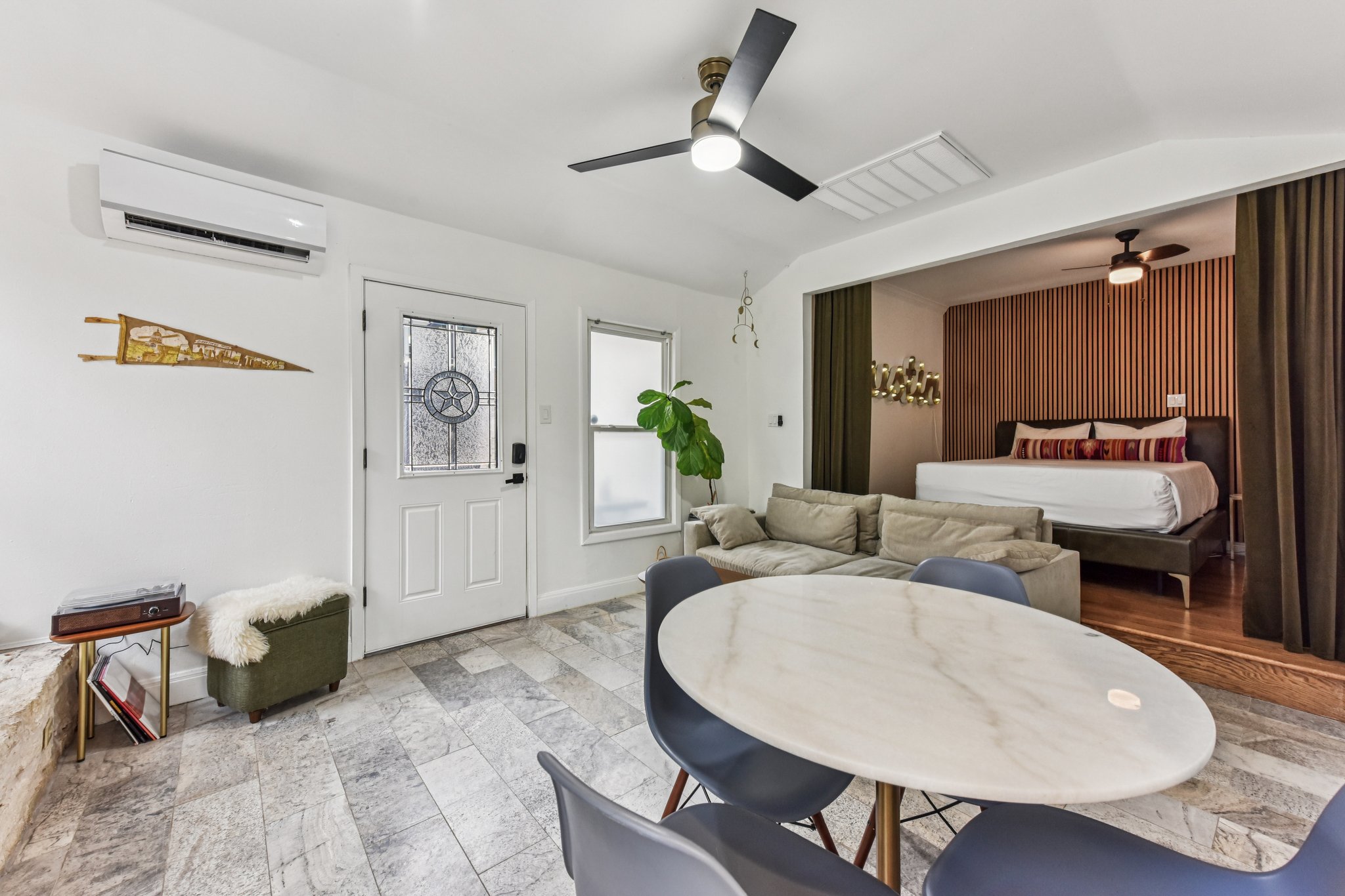 Manlove St-S1512-005.jpg