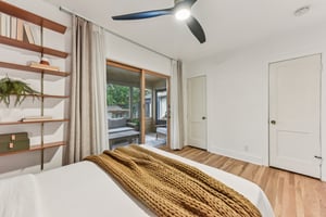 Manlove St-S1312-036.jpg