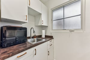 Manlove St-S1512-010.jpg