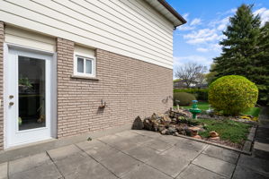  Photo 48