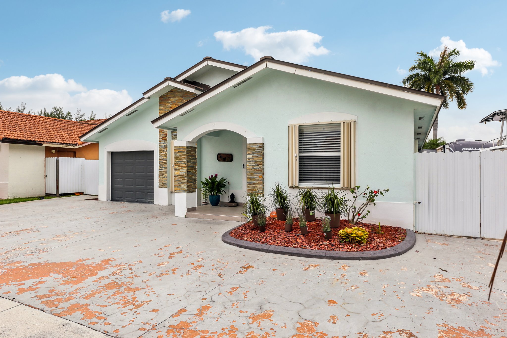 NW 128th Pl-003.jpg