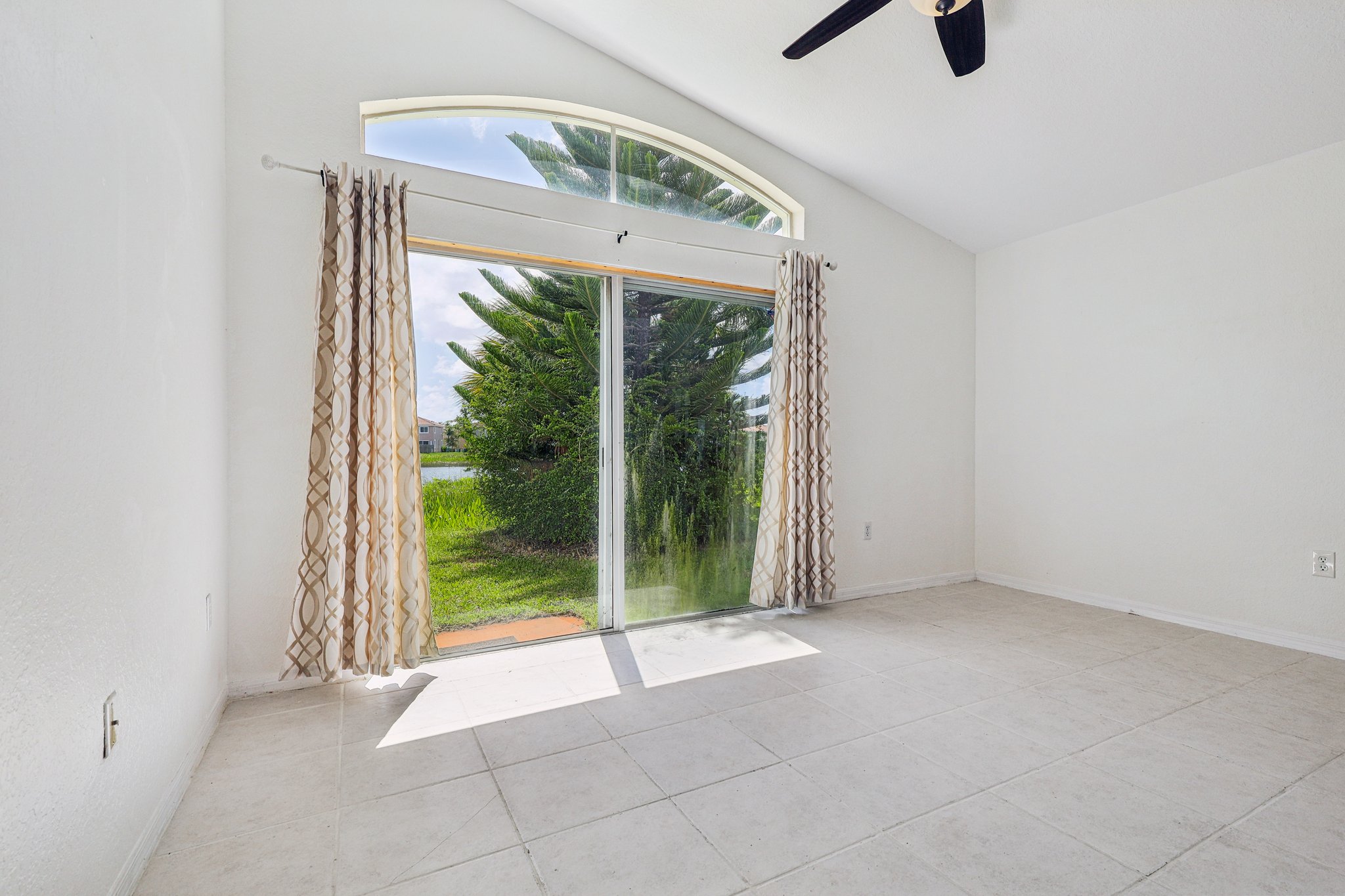 SE 20th Rd-1806-009.jpg