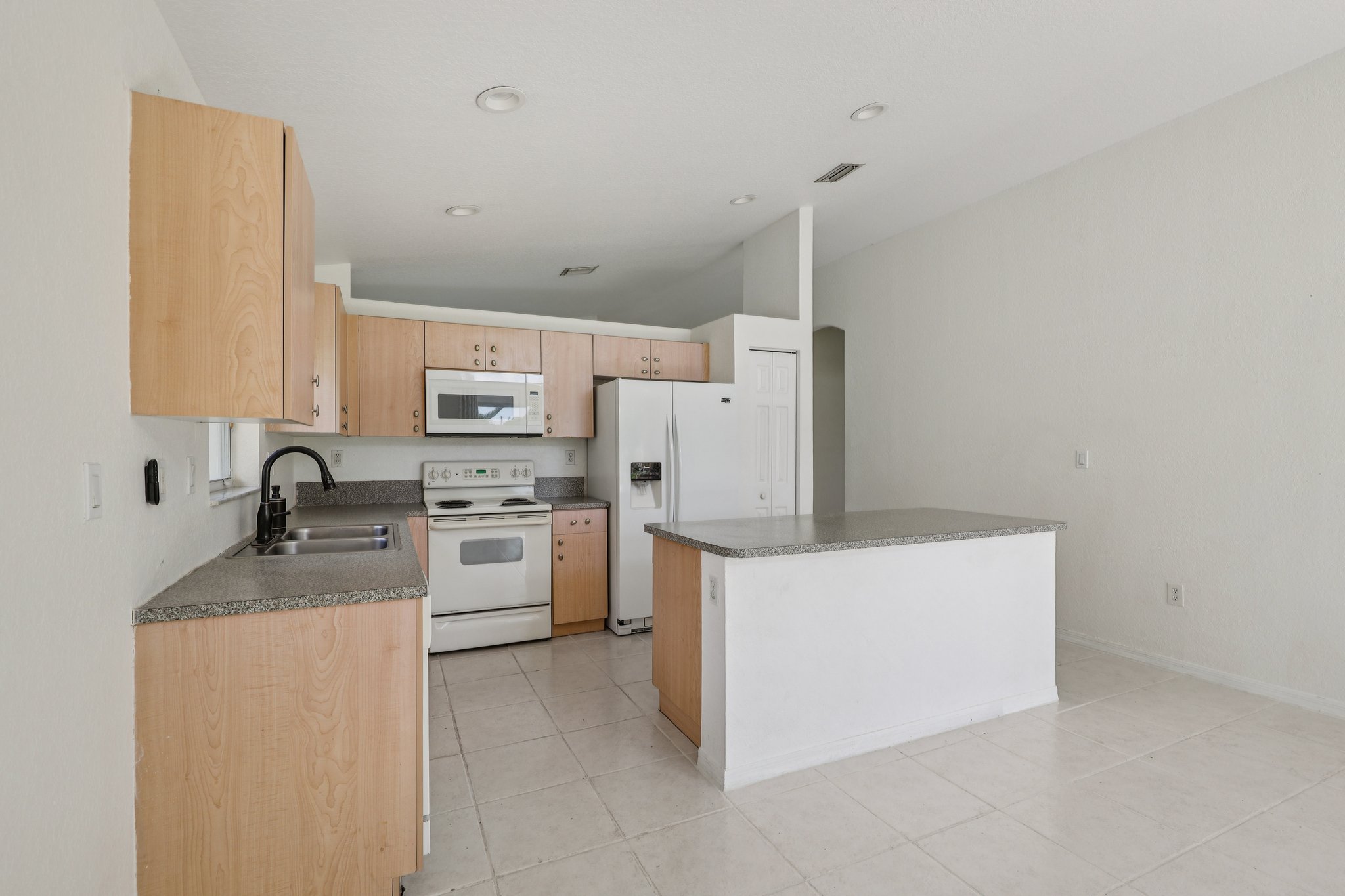 SE 20th Rd-1806-011.jpg