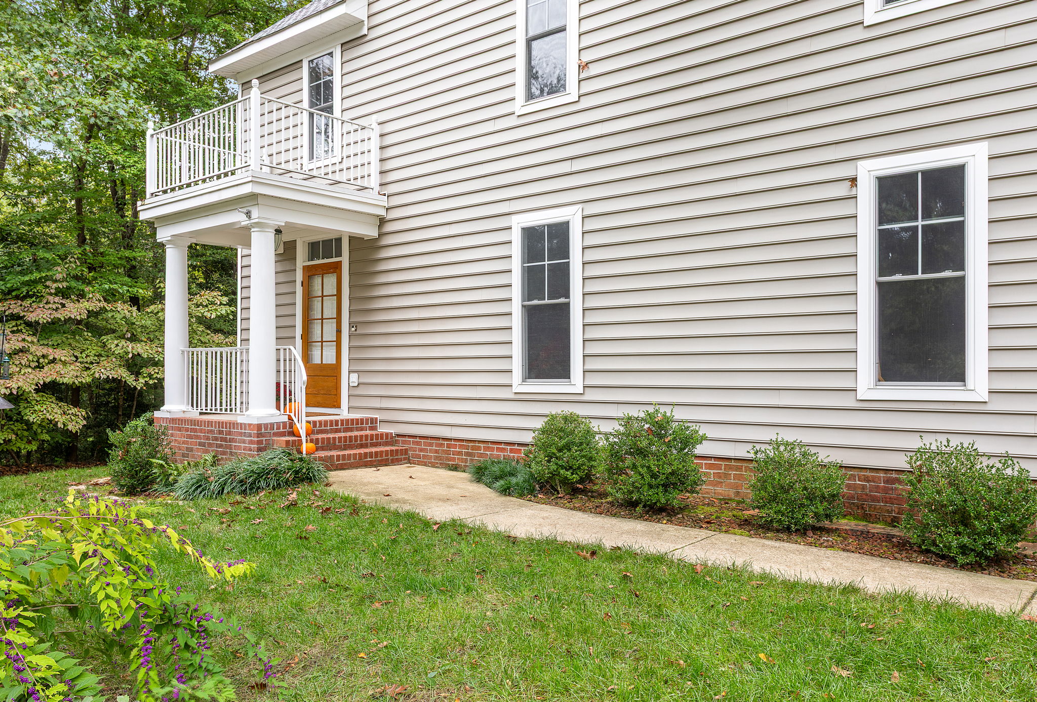 03-Exterior Front