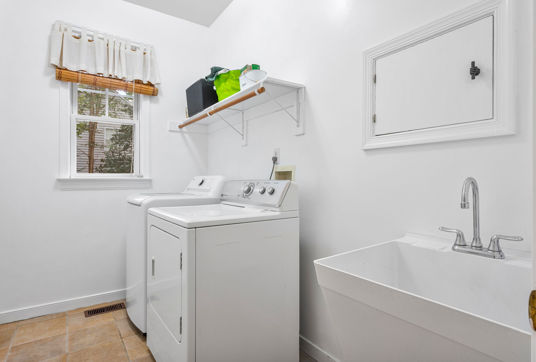 21-Laundry Room