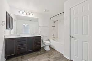 Helms Deep Dr-S2210-019.jpg