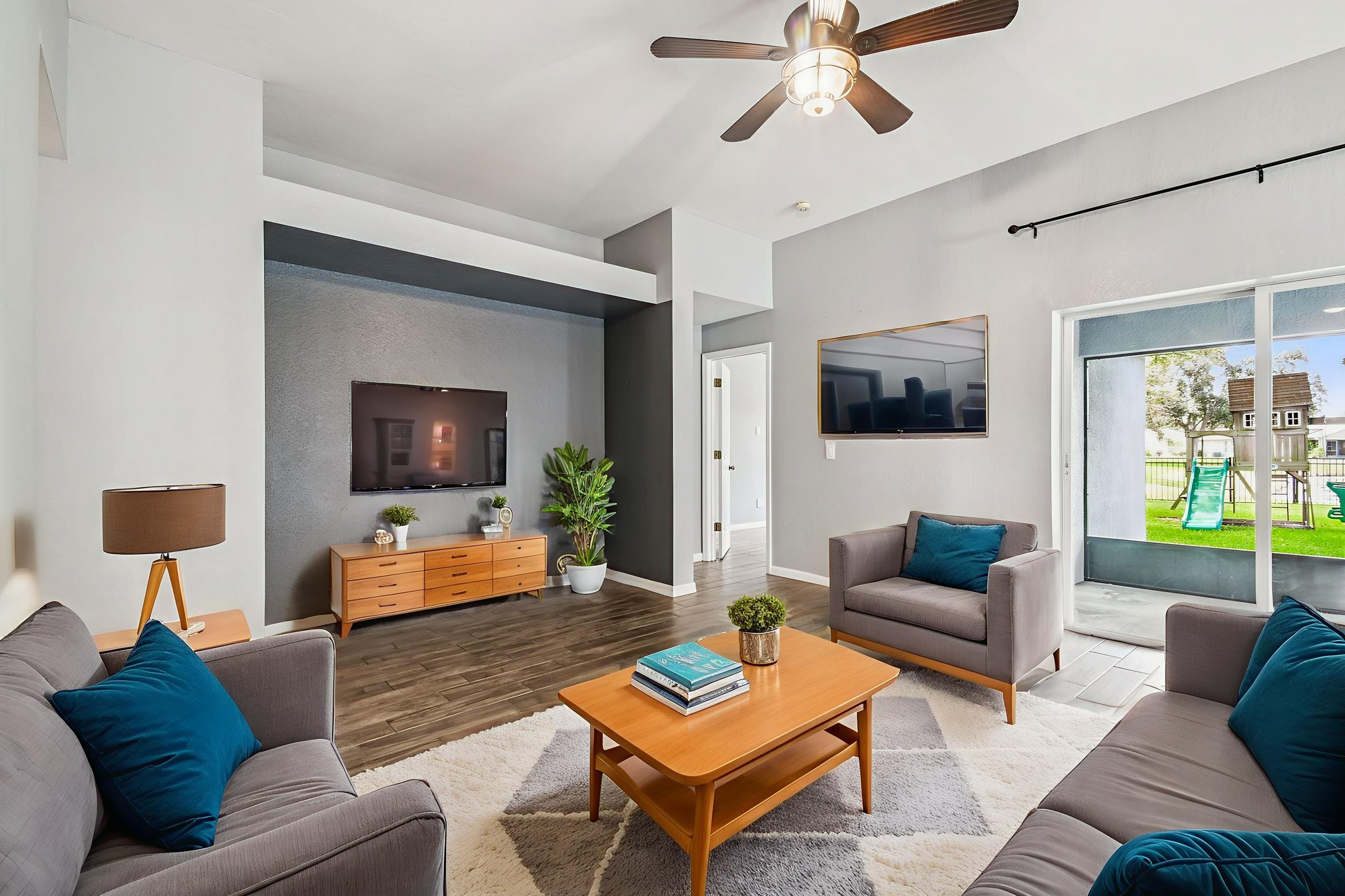 DSC_9684 virtually staged.jpeg