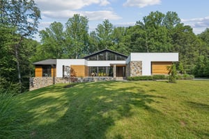 Stunning home in quiet cul-de-sac