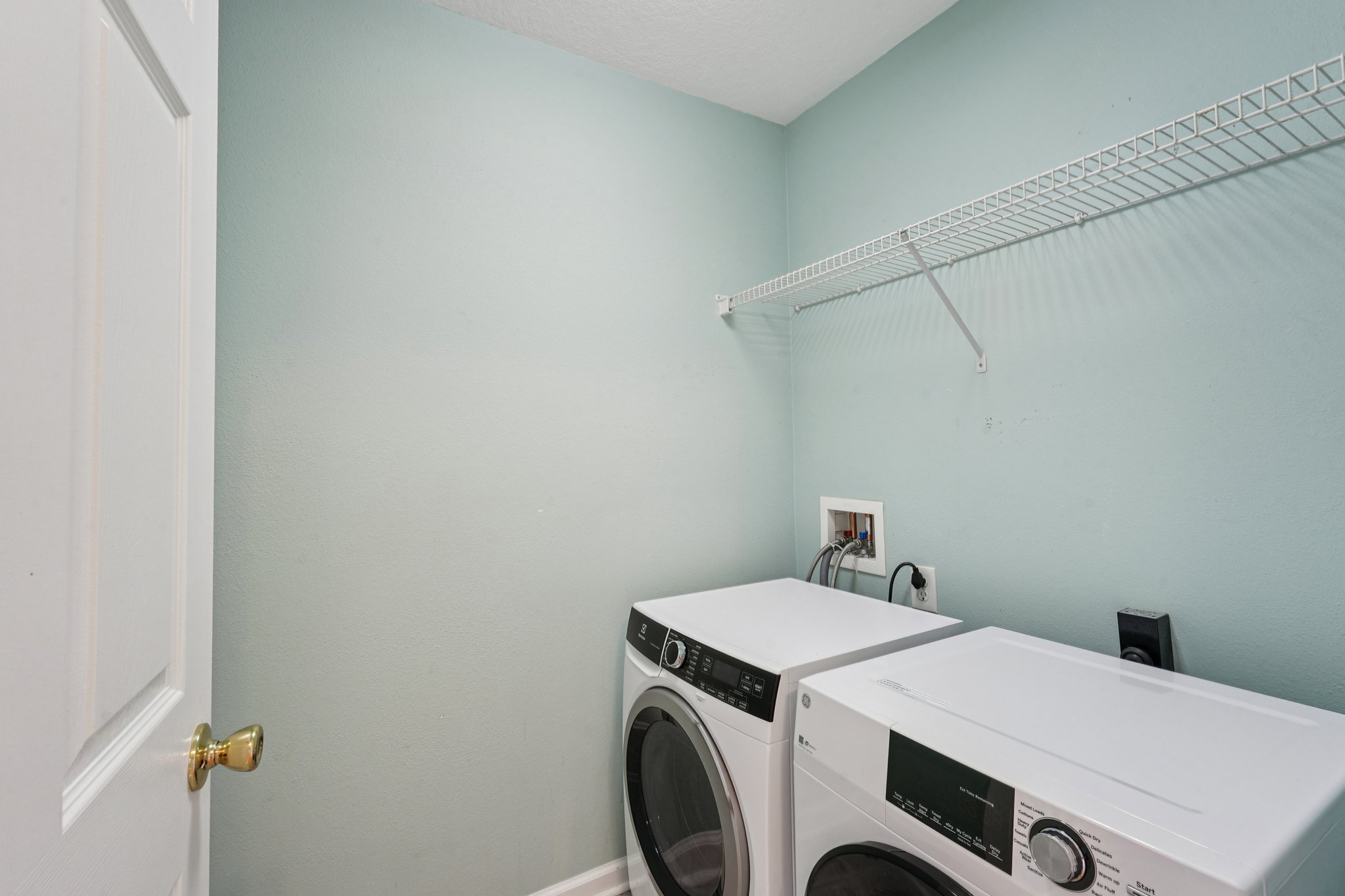 Castlemain Cir E-S1104-023.jpg