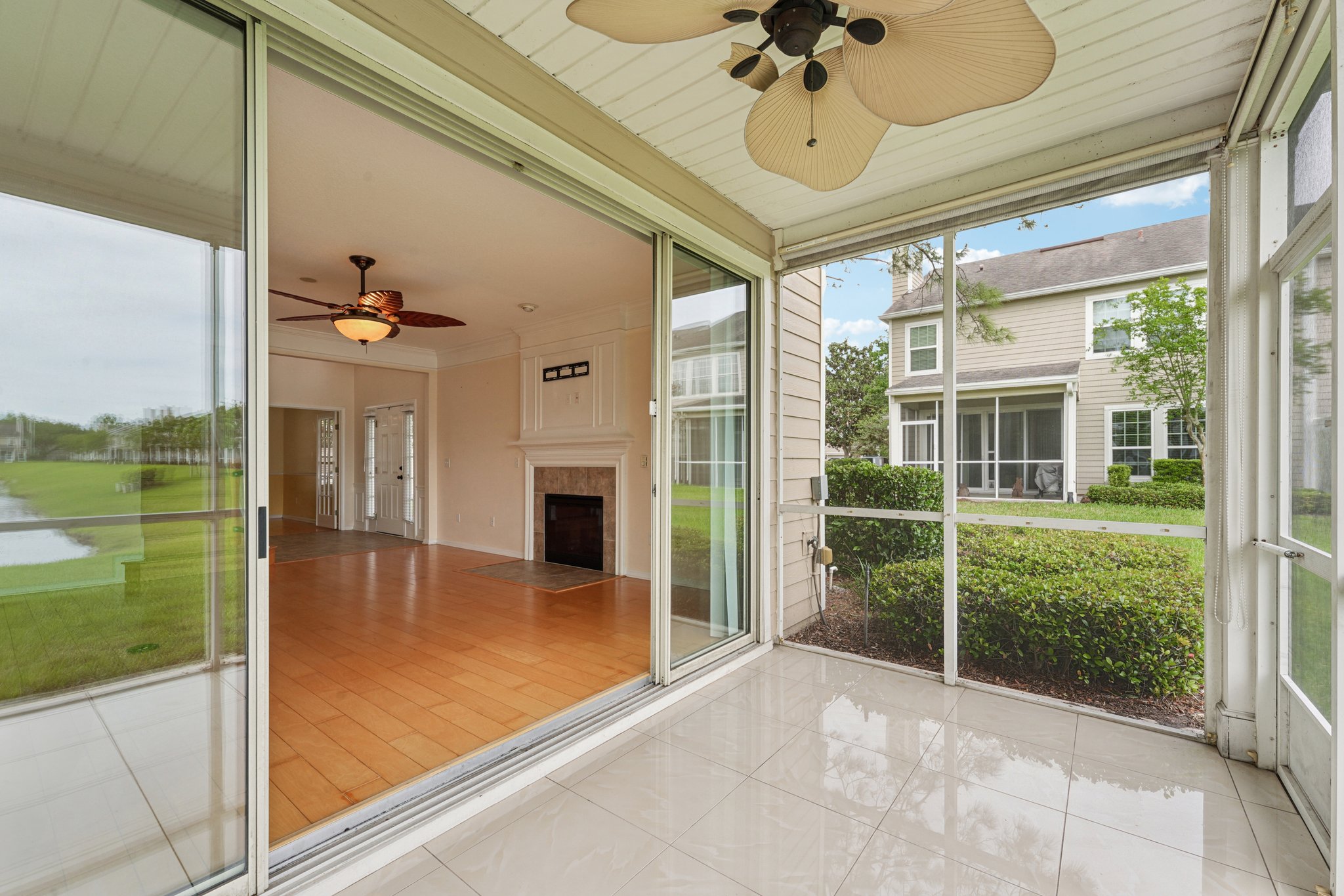 Castlemain Cir E-S1104-035.jpg