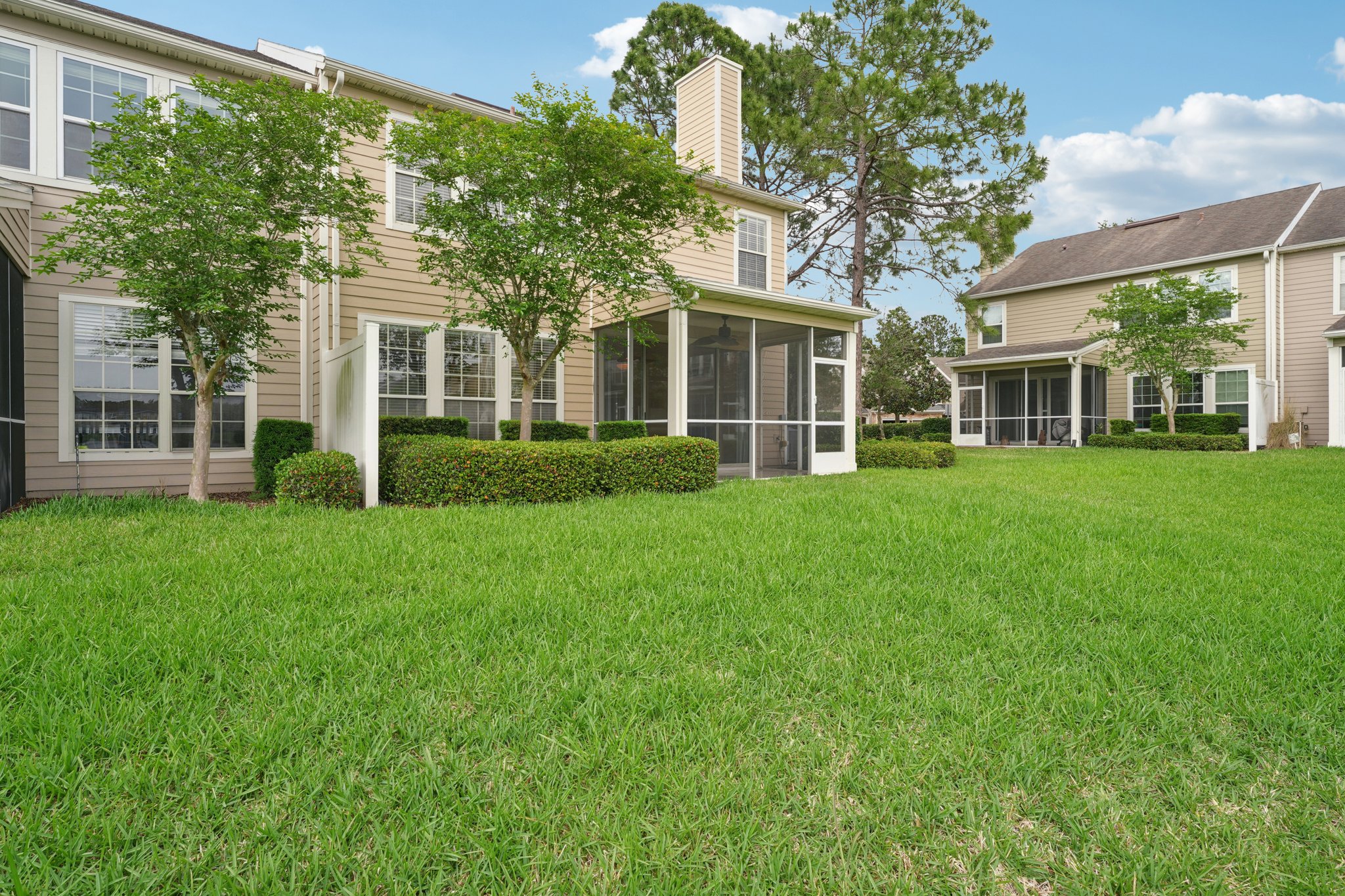 Castlemain Cir E-S1104-039.jpg