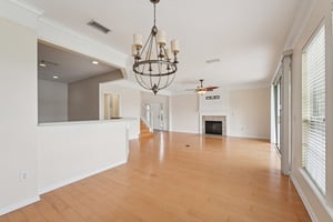 Castlemain Cir E-S1104-013.jpg