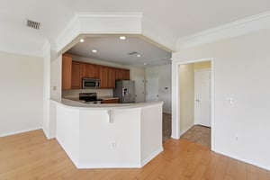 Castlemain Cir E-S1104-014.jpg