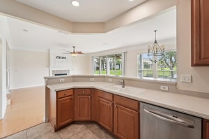 Castlemain Cir E-S1104-019.jpg