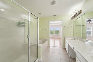 Castlemain Cir E-S1104-030.jpg