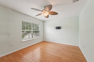 Castlemain Cir E-S1104-032.jpg