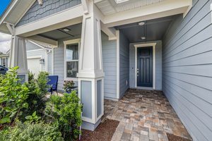 Front Porch/Entrance
