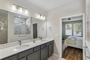 Town View Dr-S3009-041.jpg