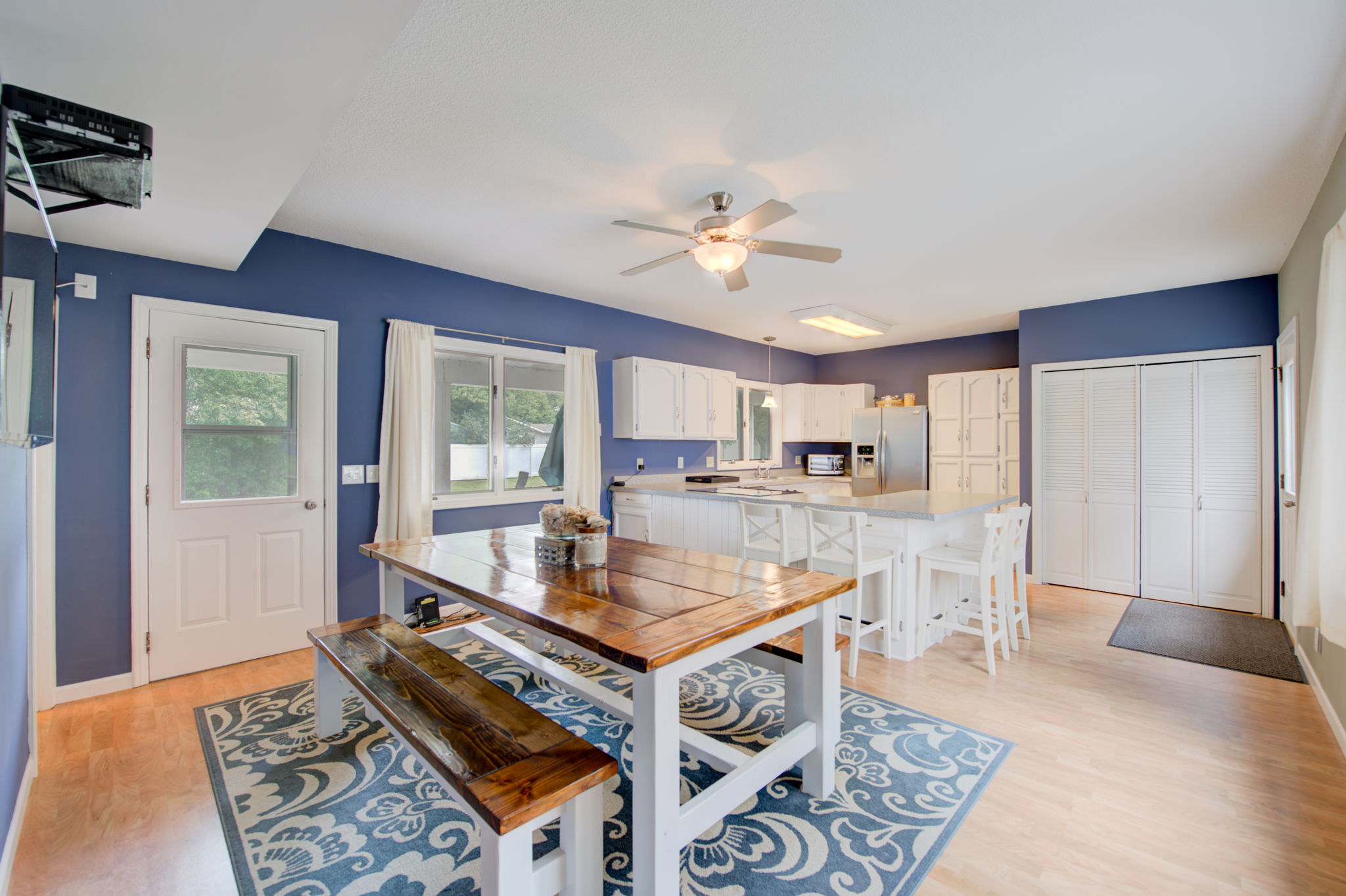 4 Dining Room - Kitchen