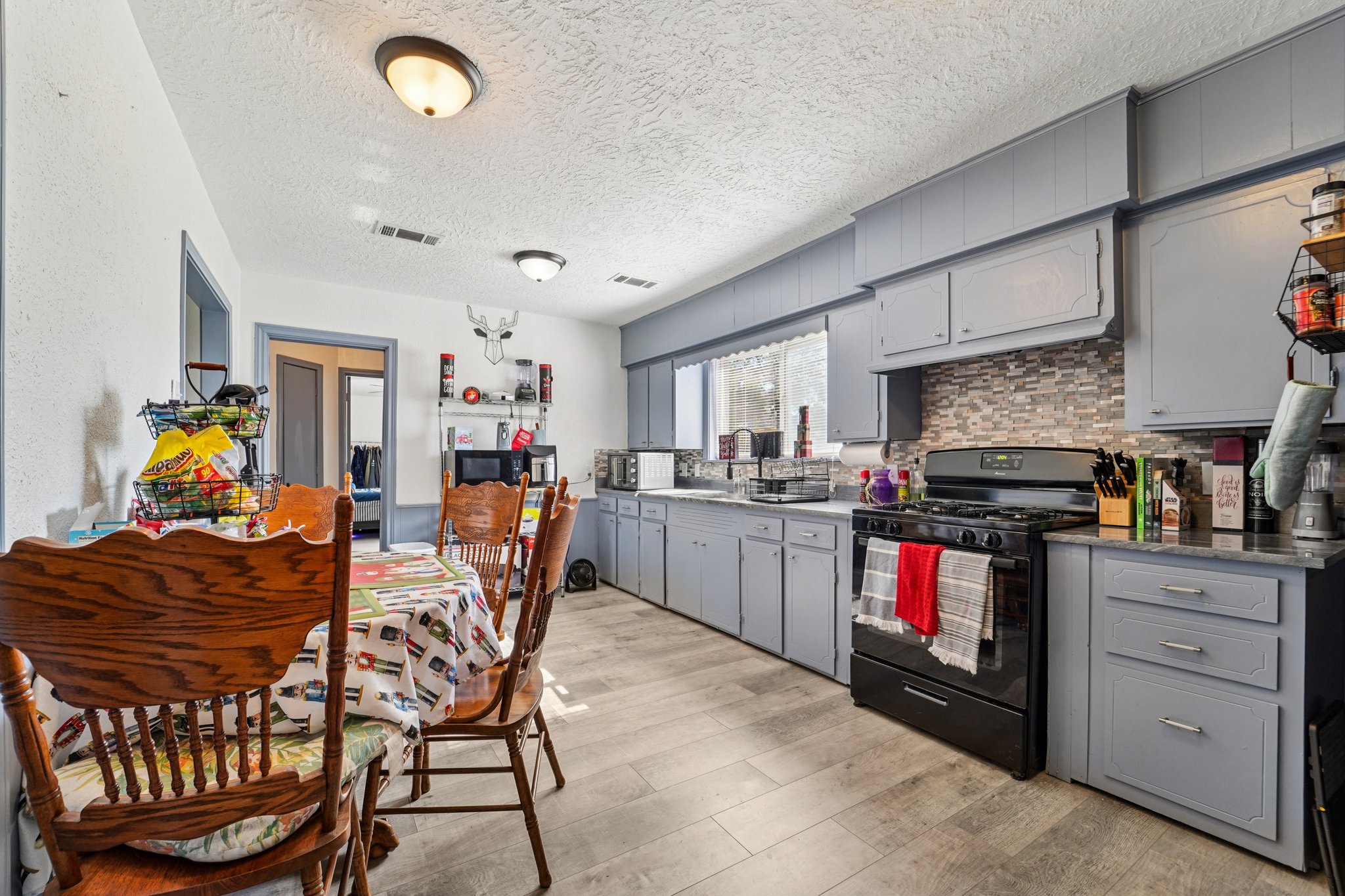 Munn St-S1012-010.jpg