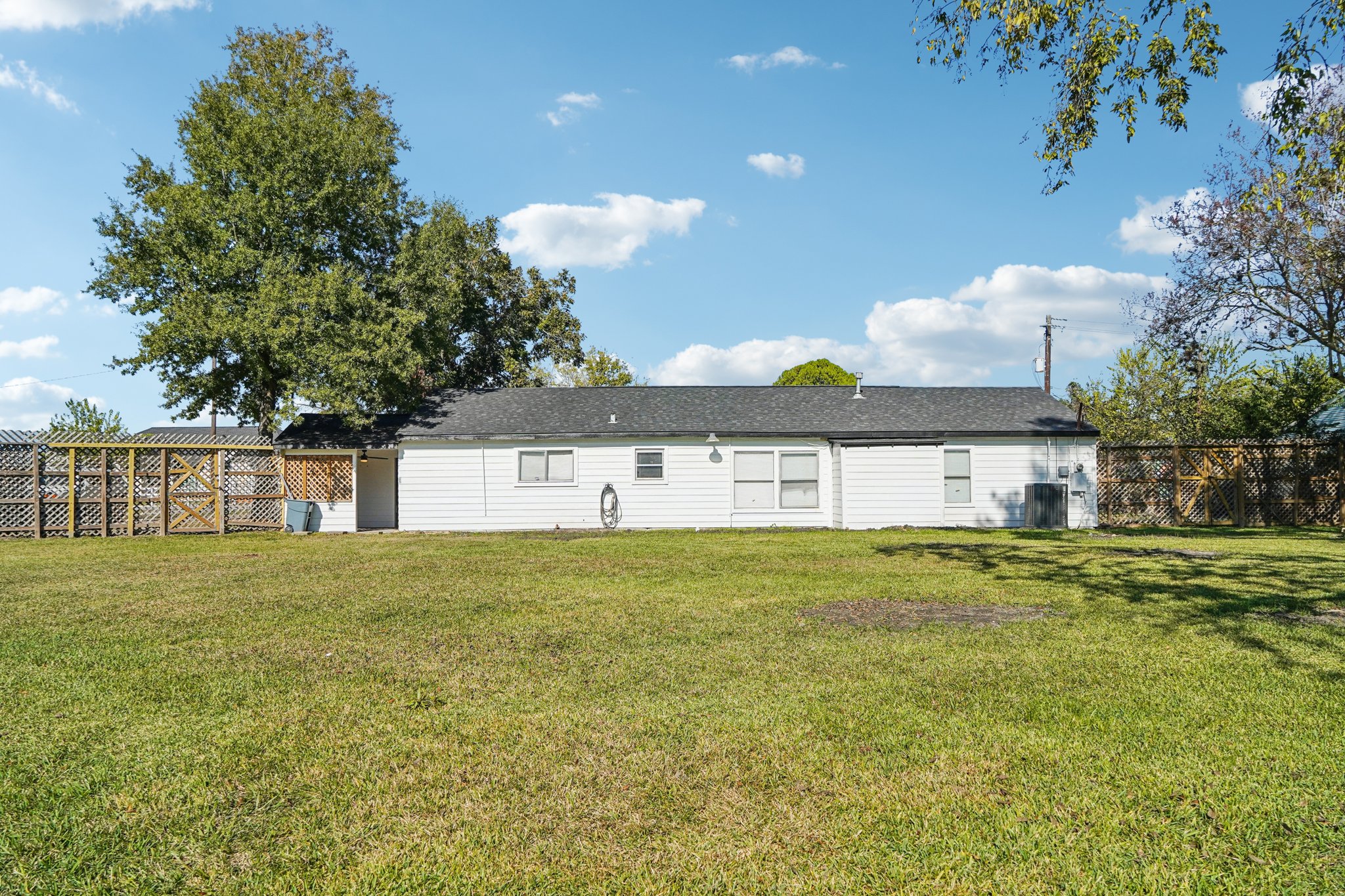 Munn St-S1012-032.jpg