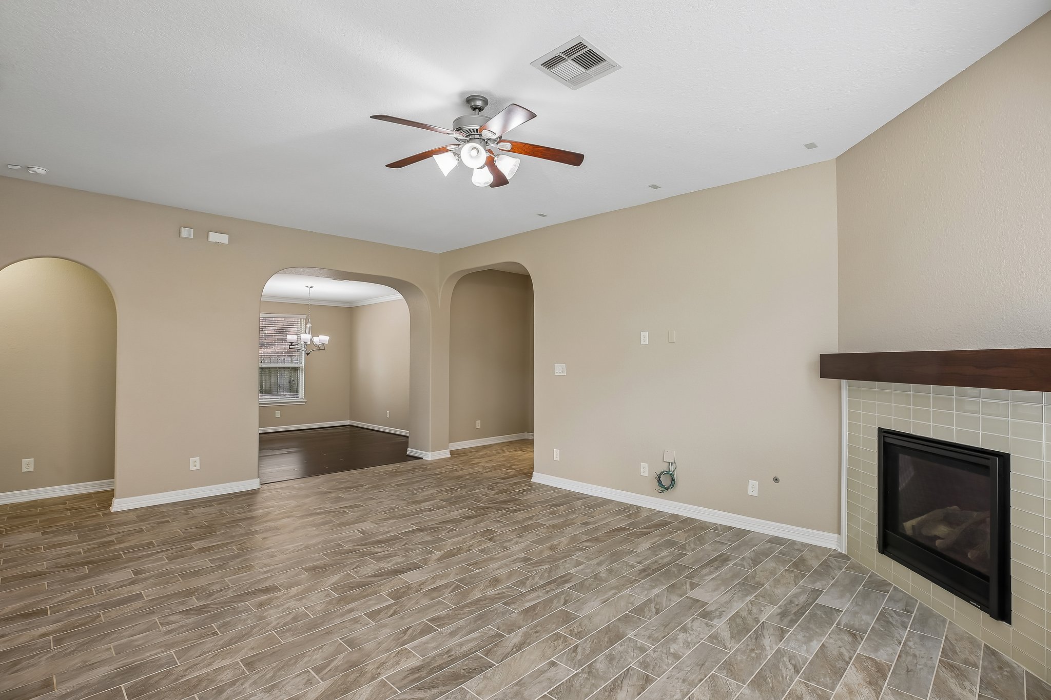 Sarah Bluff Ln-S1106-007.jpg