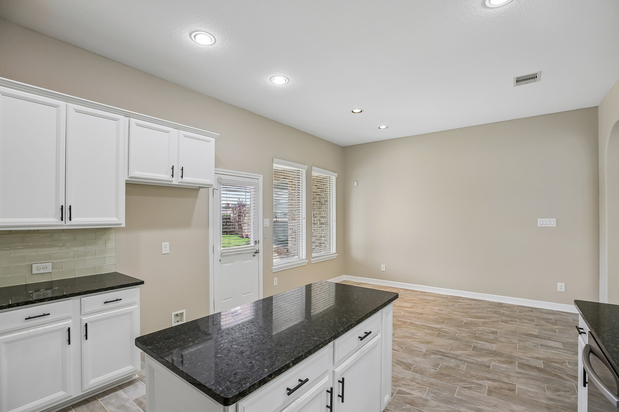 Sarah Bluff Ln-S1106-016.jpg