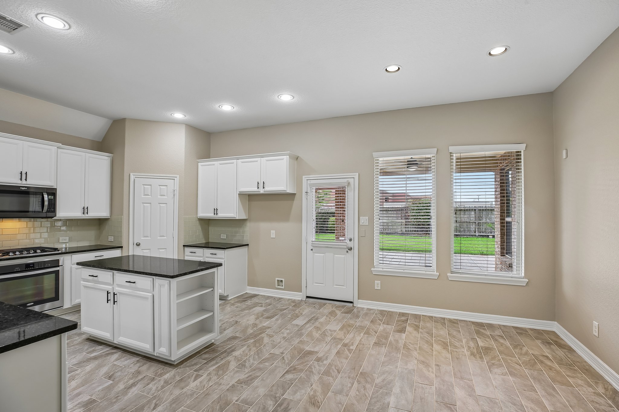 Sarah Bluff Ln-S1106-017.jpg