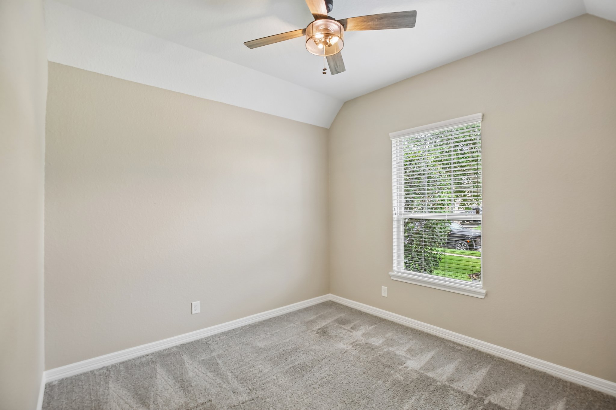 Sarah Bluff Ln-S1106-019.jpg