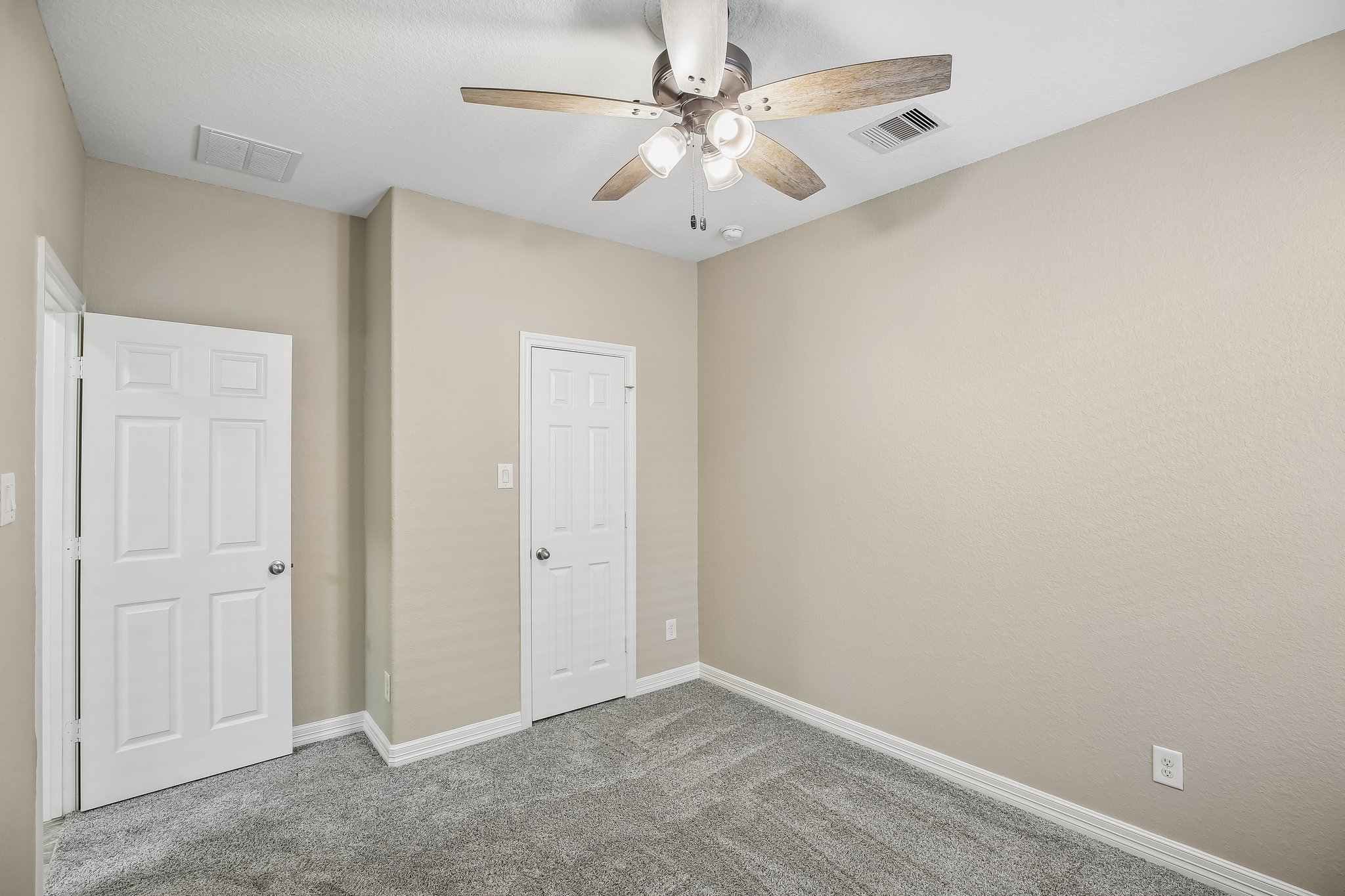 Sarah Bluff Ln-S1106-024.jpg