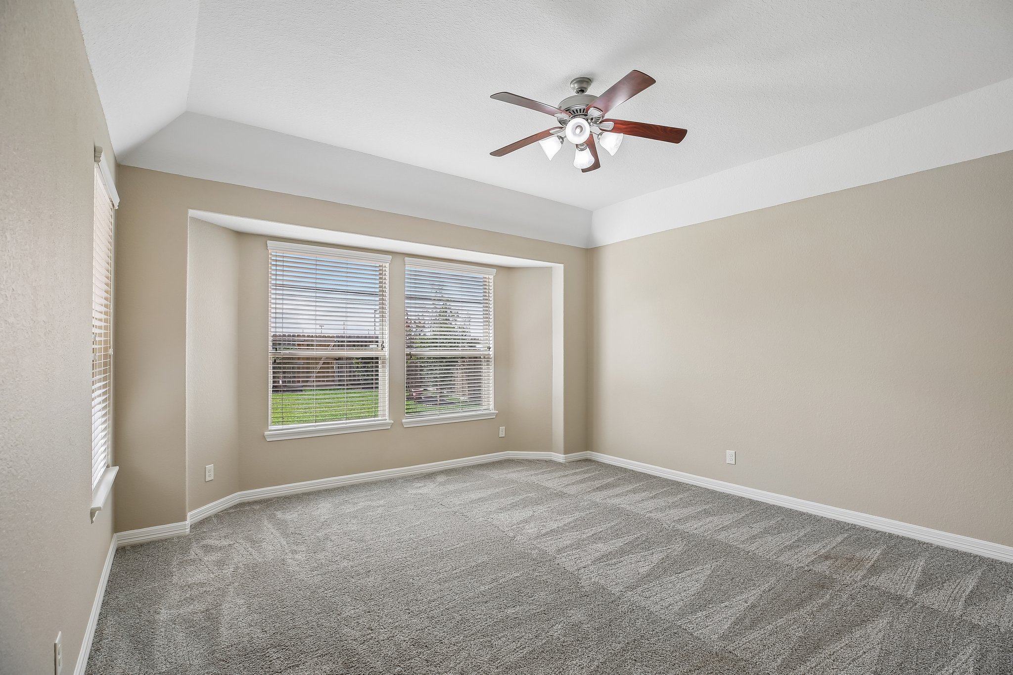 Sarah Bluff Ln-S1106-029.jpg