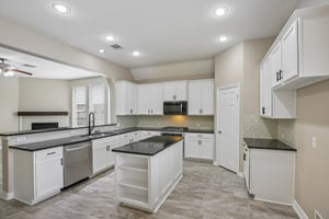 Sarah Bluff Ln-S1106-013.jpg