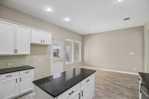 Sarah Bluff Ln-S1106-016.jpg